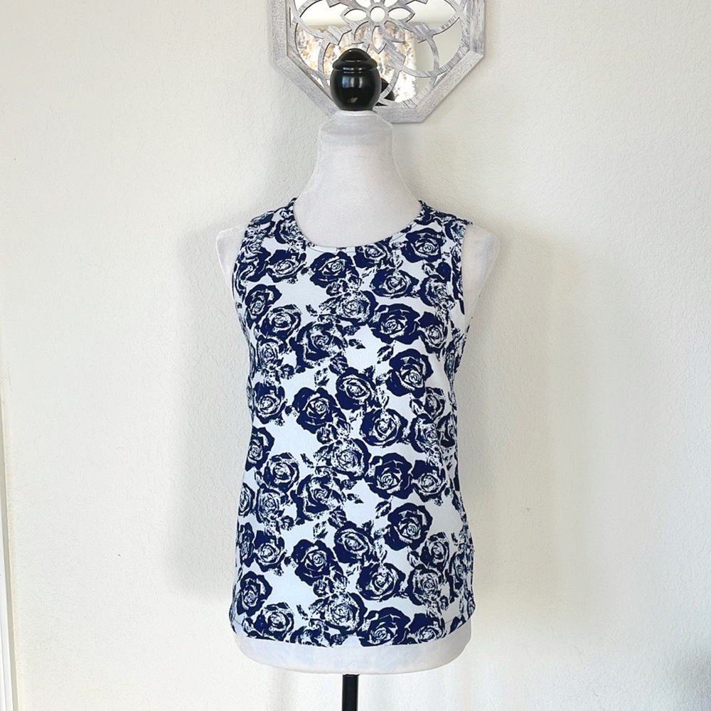Katherine Barclay • Navy Blue White Rose Floral Sleeveless Blouse Career Top